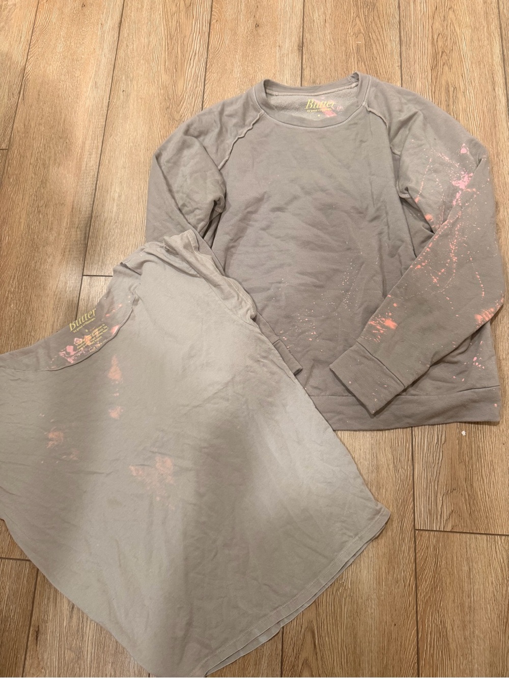 good hYOUman Butter Taupe Sweatshirt & Tee Set with Pink Splatter 0558